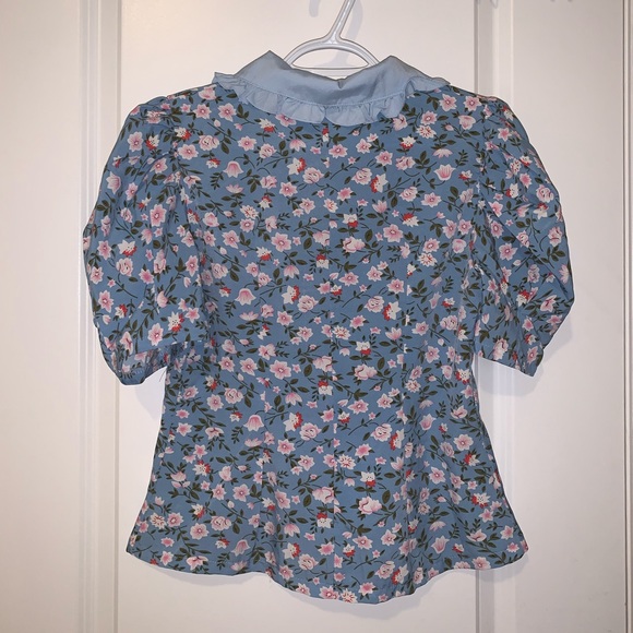 Puff sleeves blue floral printed top, fit <53kg (I am 51kg in the picture above) - Picture 6 of 7